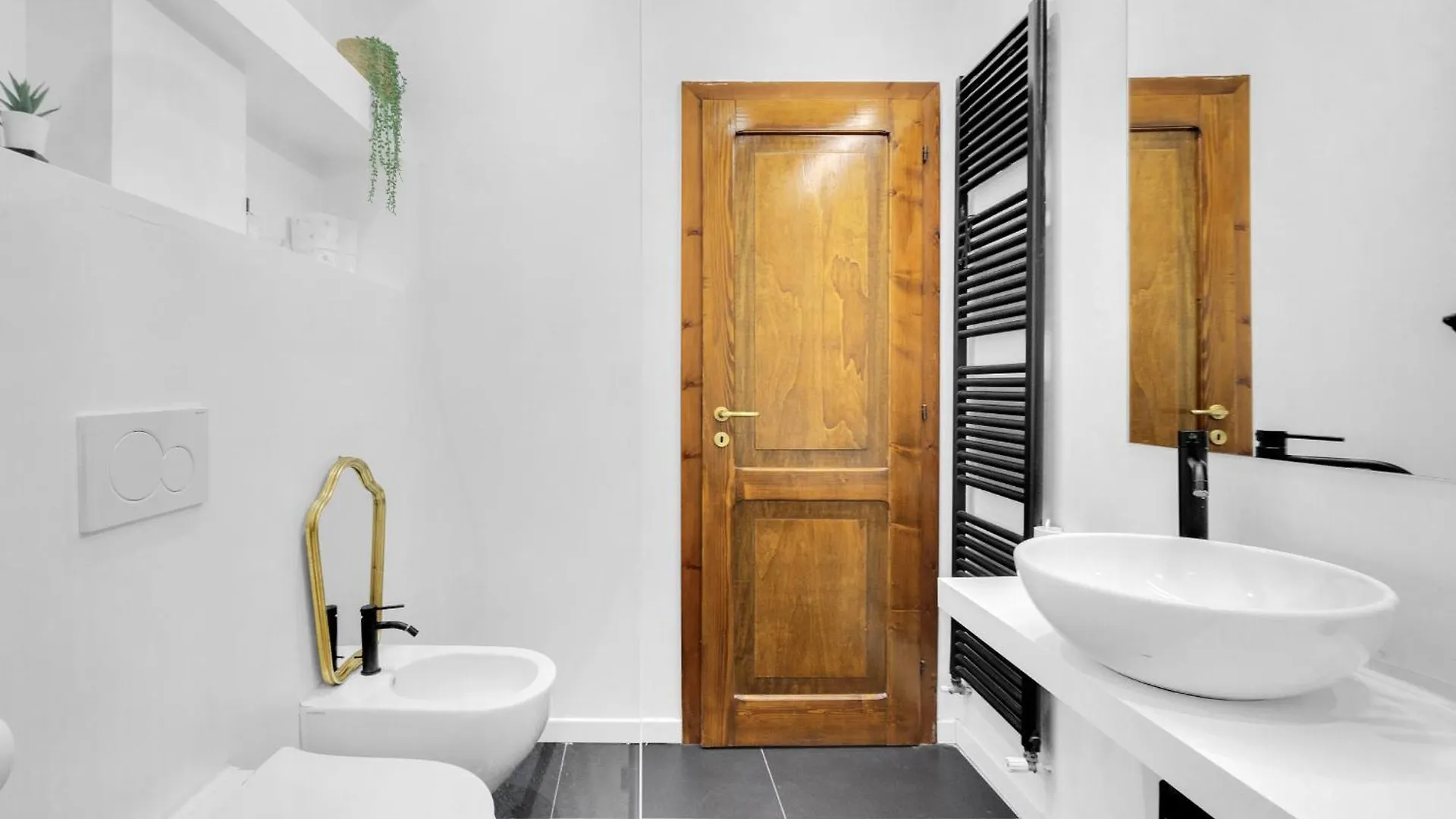 Bright Design House In The Heart Of Bologna Apartman