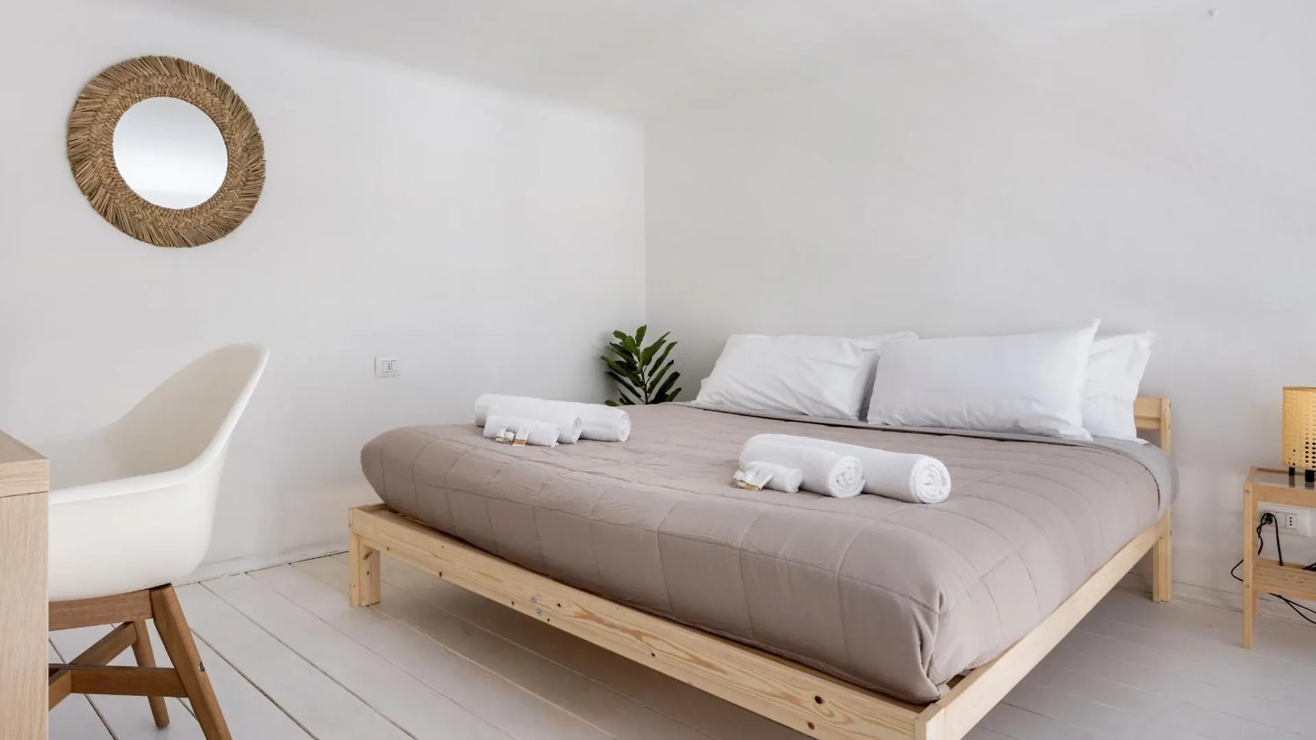 Bright Design House In The Heart Of Bologna Apartman