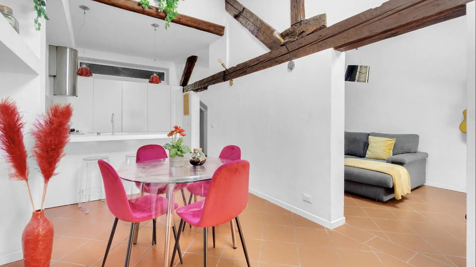 Bright Design House In The Heart Of Bologna Apartman