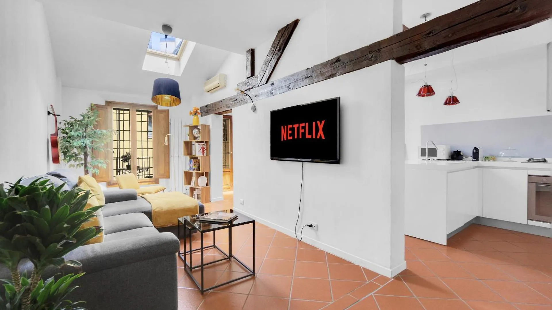 Bright Design House In The Heart Of Bologna Apartman